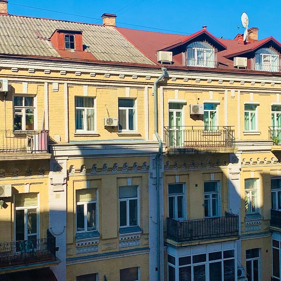 Kozatskiy Hotel Kyiv Exterior photo