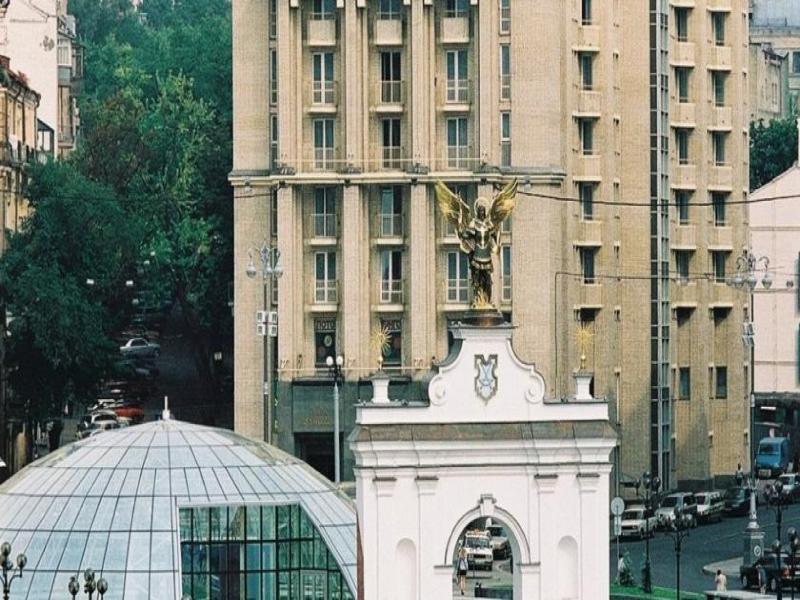 Kozatskiy Hotel Kyiv Exterior photo
