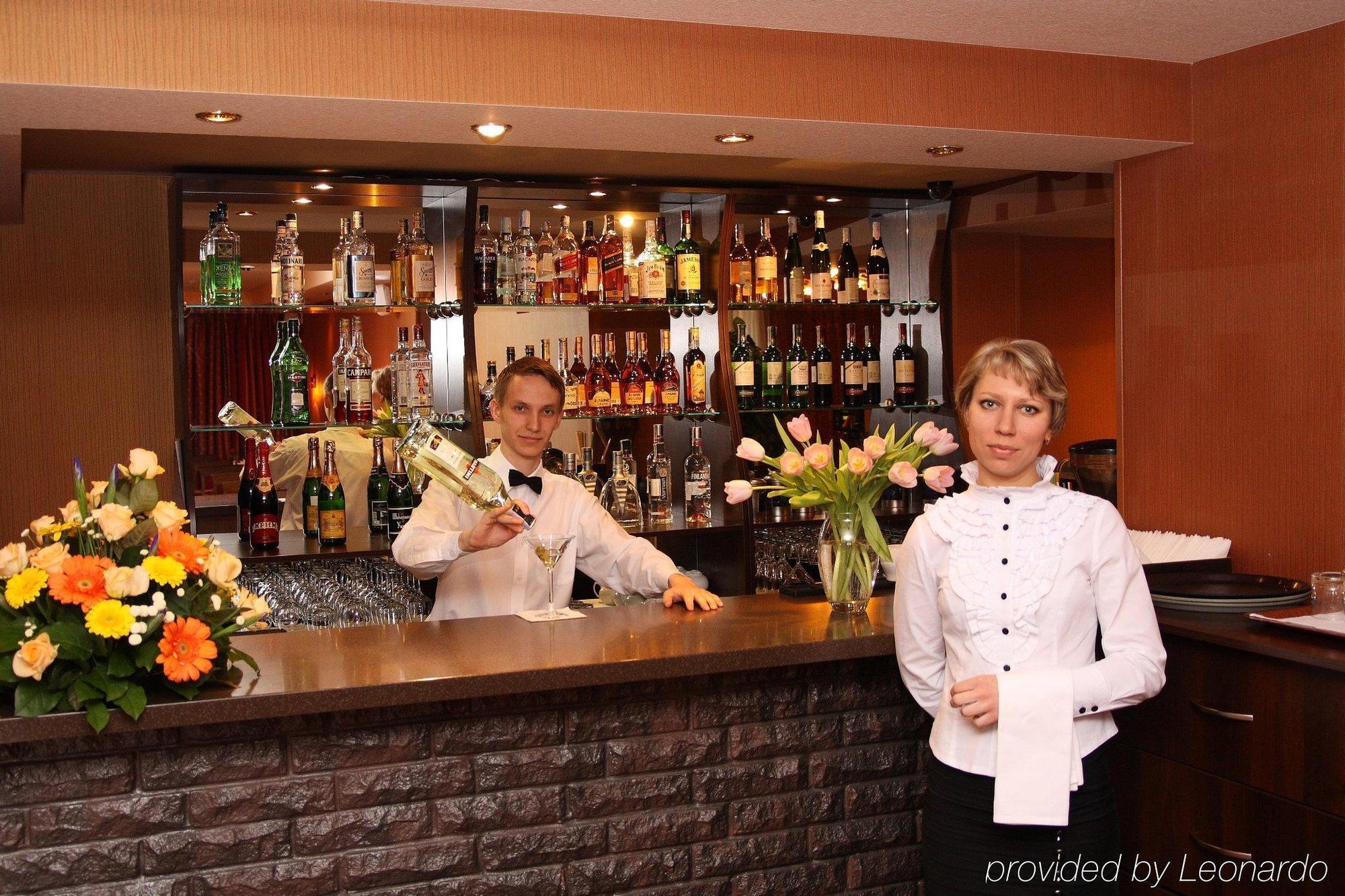 Kozatskiy Hotel Kyiv Restaurant photo